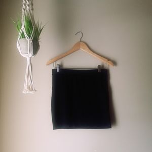 Hot Topic black skirt